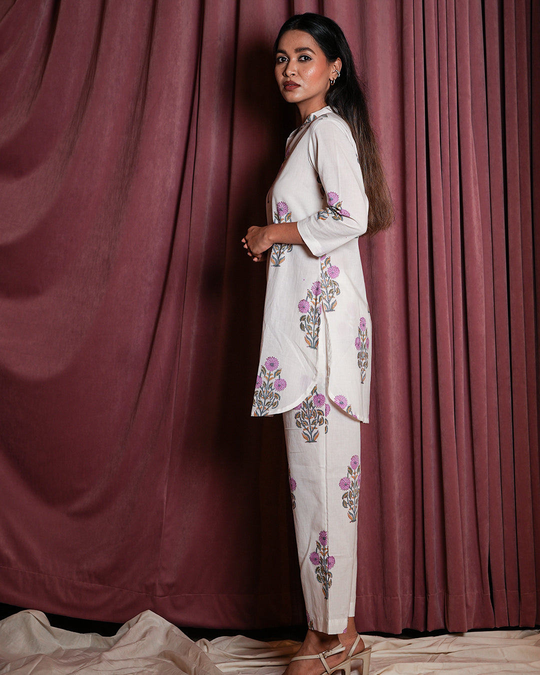 Elegant Off-White Floral Printed Kurta Set
