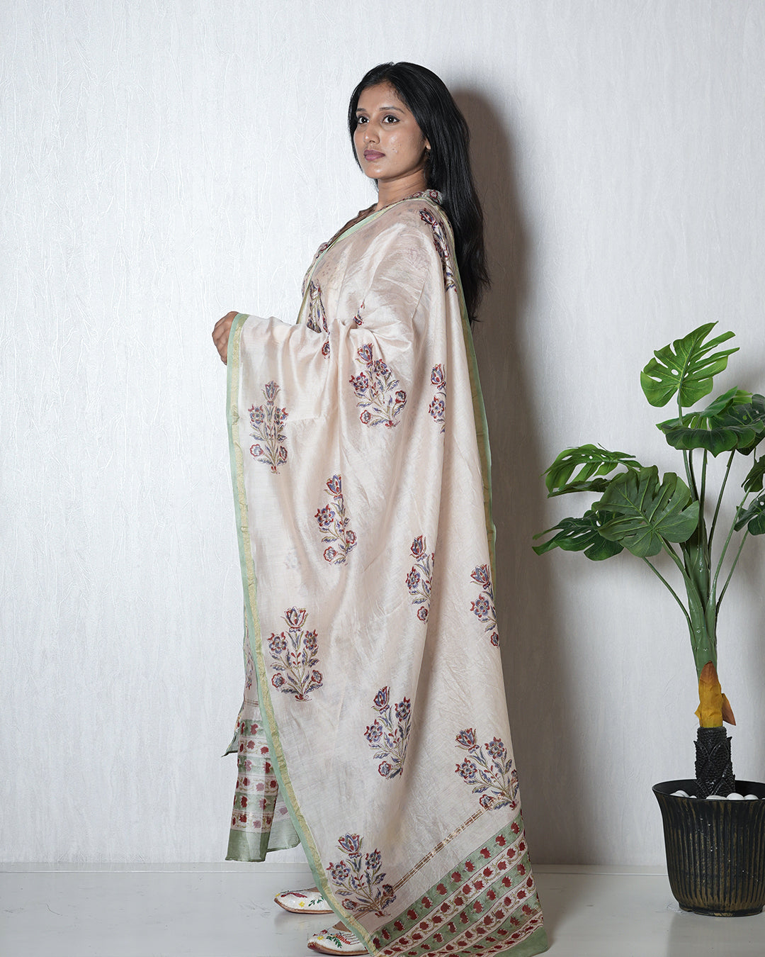 Elegant cream-coloured kurta and dupatta set