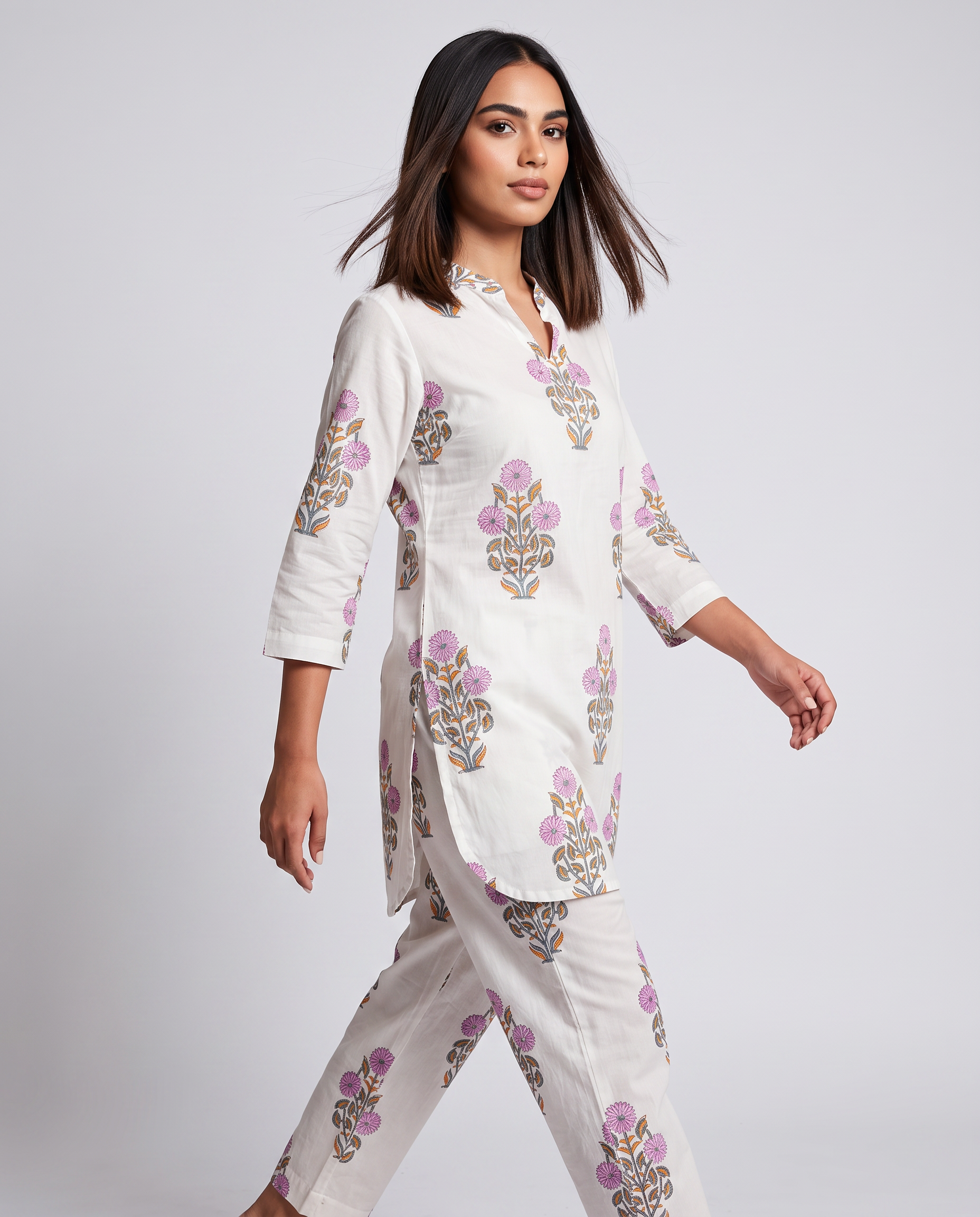 Elegant Off-White Floral Printed Kurta Set