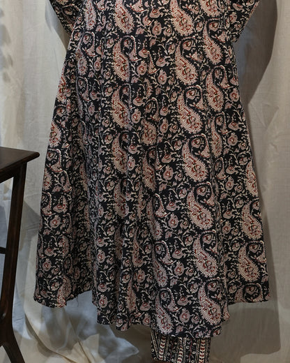 Black &amp; Beige Floral Printed Kurta Set