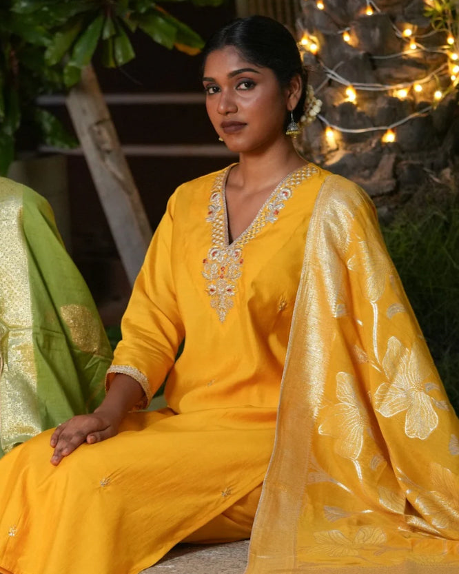 Daisy kurta set with dupatta | Aika Luxe