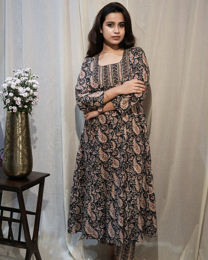 Black &amp; Beige Floral Printed Kurta Set