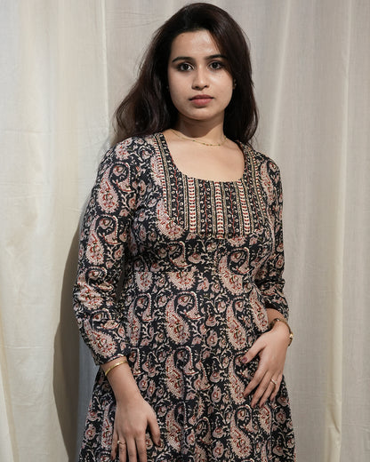 Black &amp; Beige Floral Printed Kurta Set