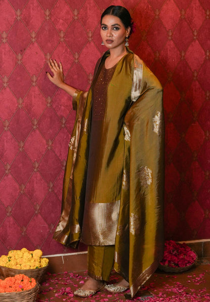 Golden yellow kurta set with dupatta | Aika Luxe