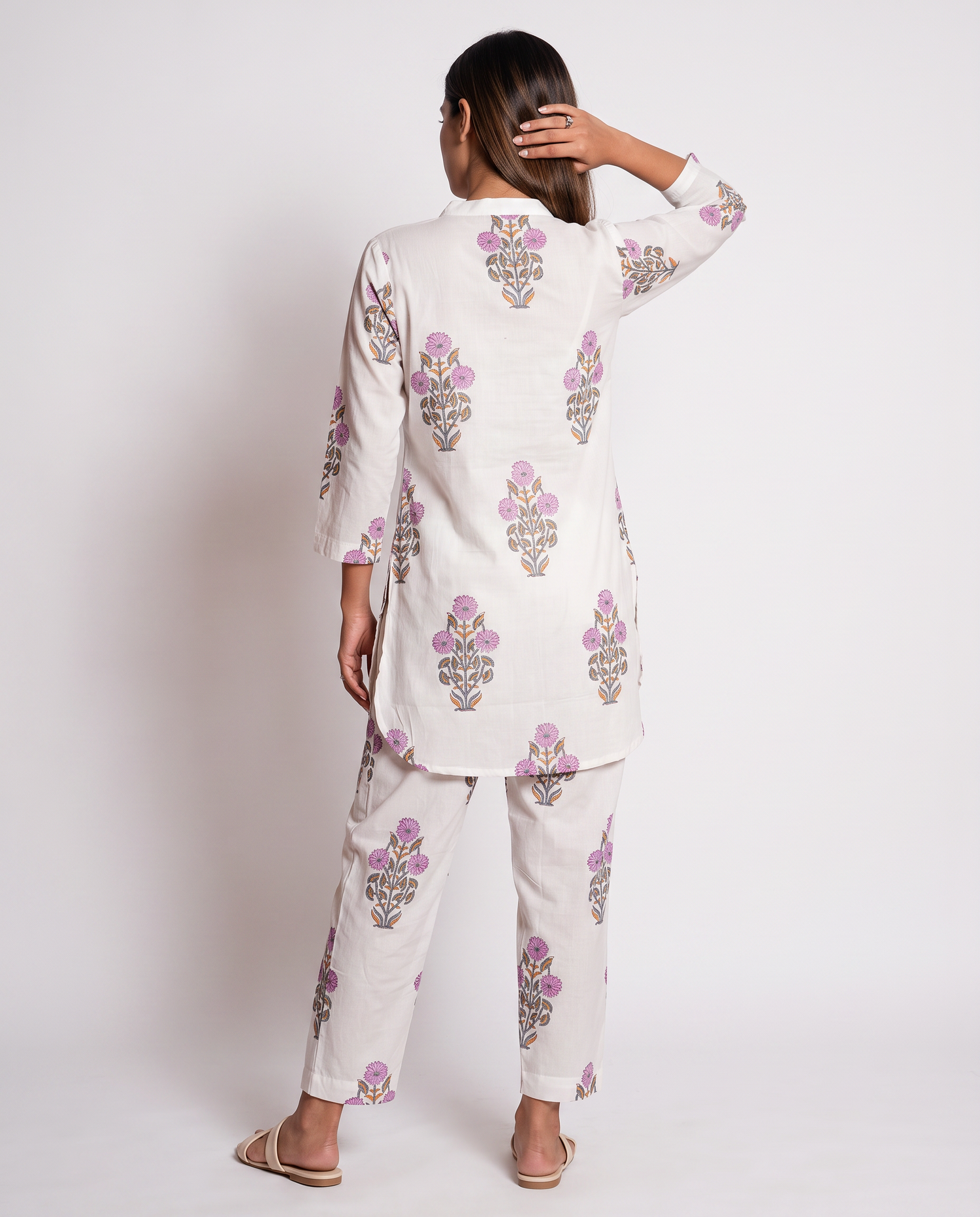 Elegant Off-White Floral Printed Kurta Set