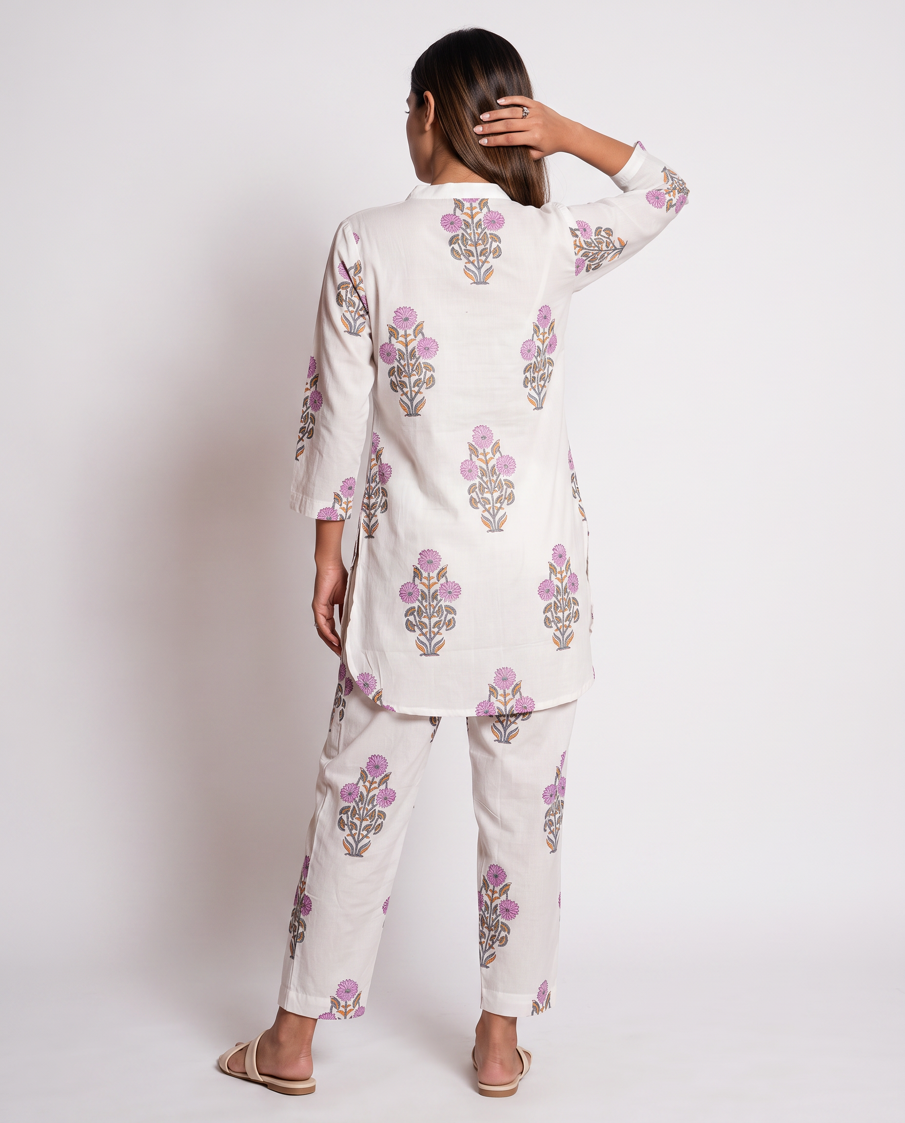 Elegant Off-White Floral Printed Kurta Set