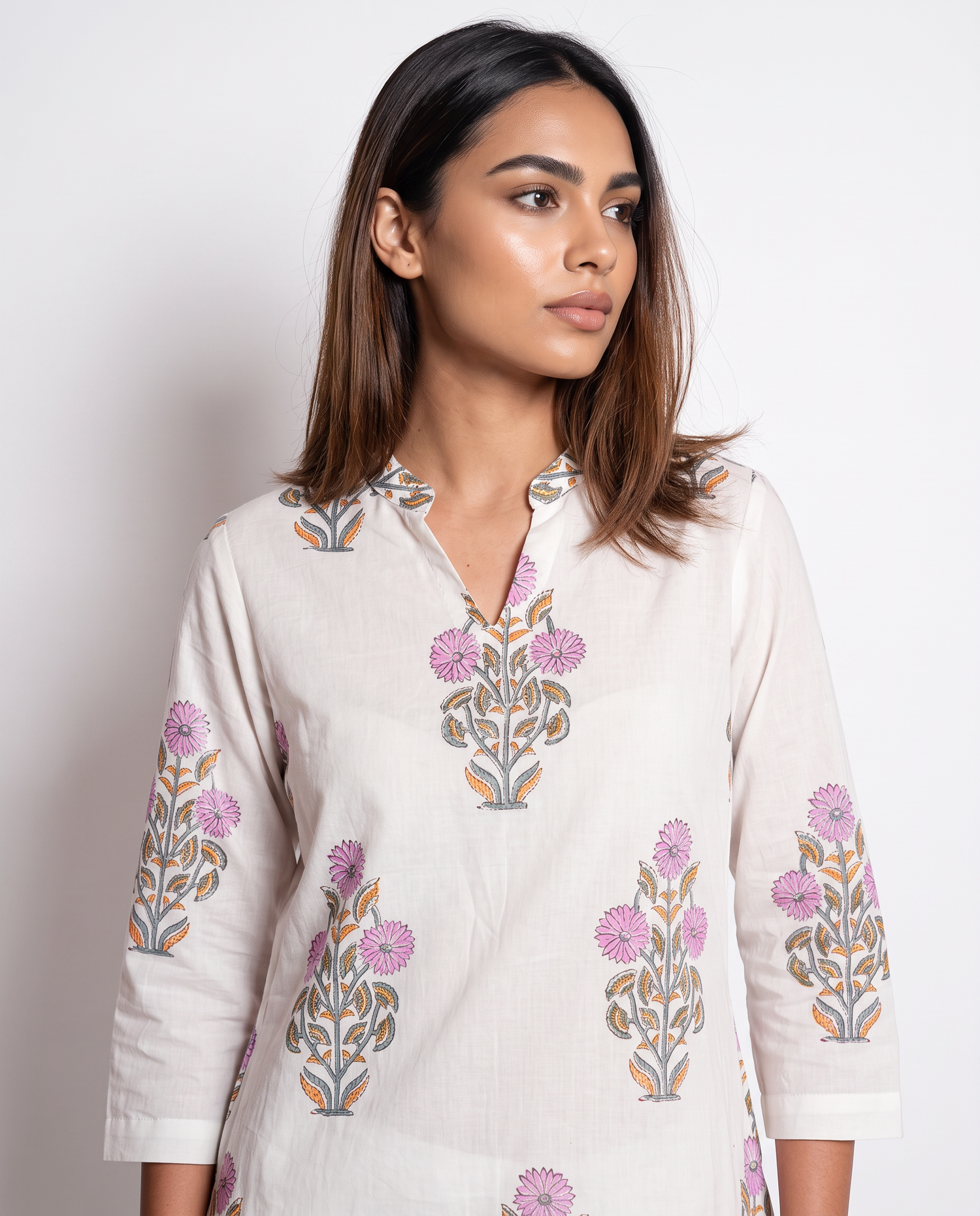 Elegant Off-White Floral Printed Kurta Set
