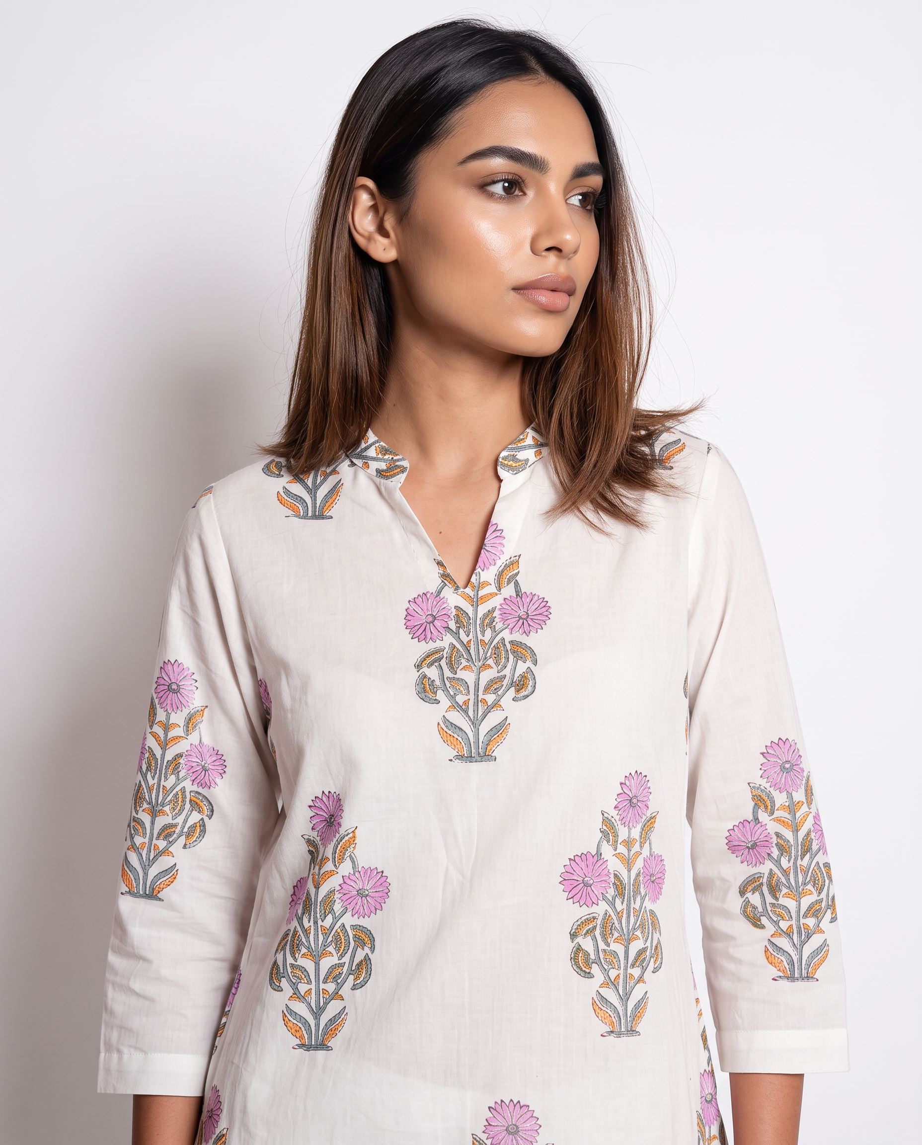 Elegant Off-White Floral Printed Kurta Set