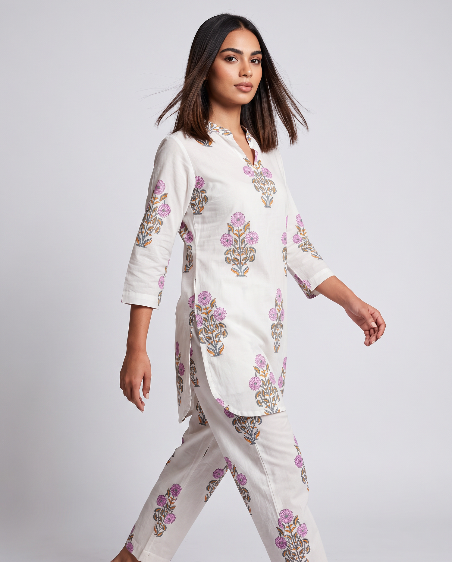 Elegant Off-White Floral Printed Kurta Set